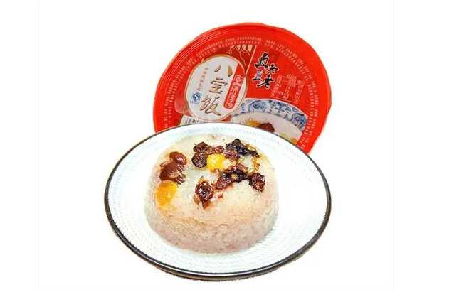 八寶飯專業(yè)包裝線：鎖住傳統(tǒng)美味，融合現(xiàn)代科技，開啟美食新篇章！
