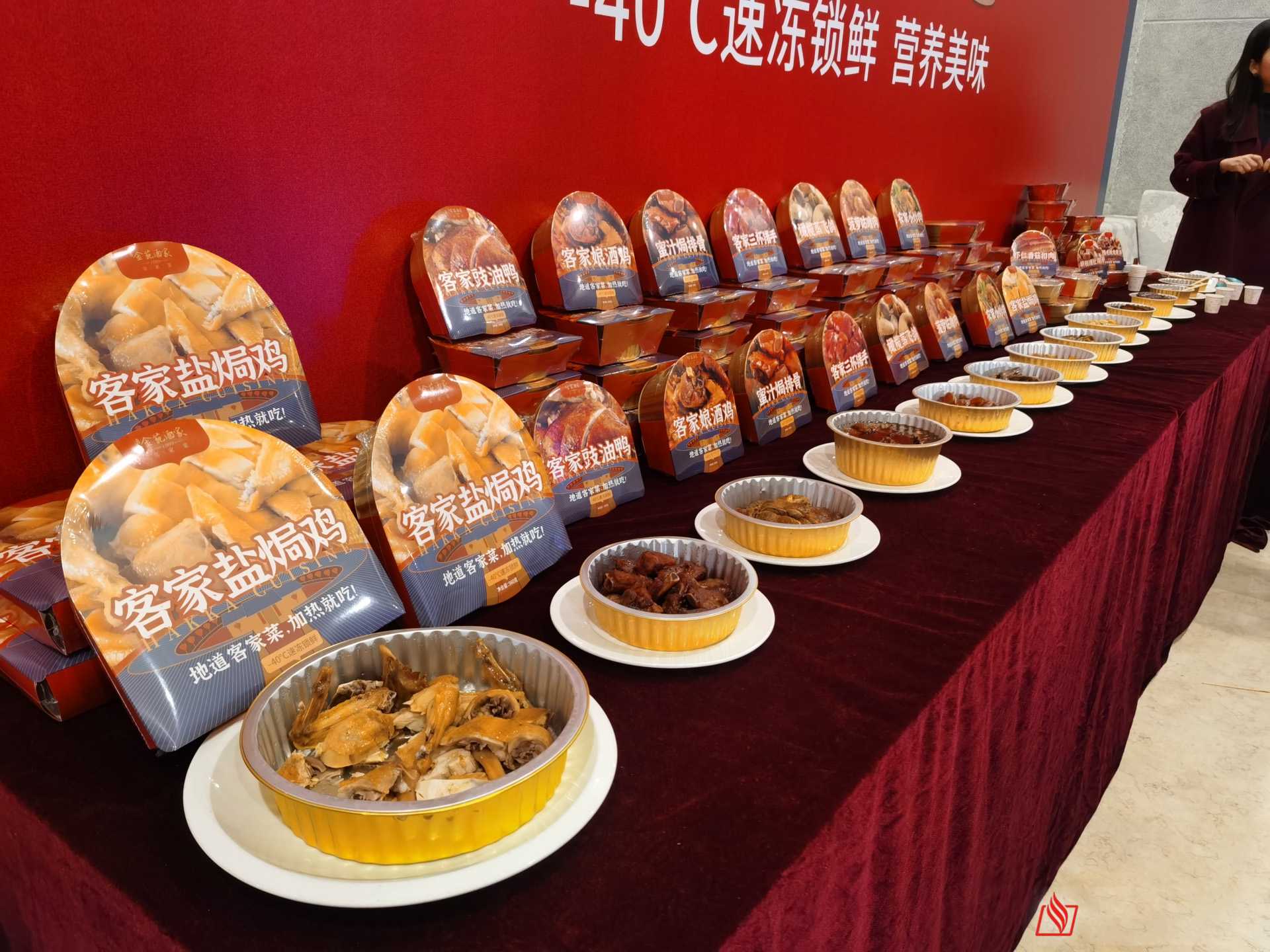 預(yù)制菜鎖鮮革命！一臺(tái) “會(huì)呼吸” 的包裝機(jī)如何讓料理包媲美現(xiàn)做？