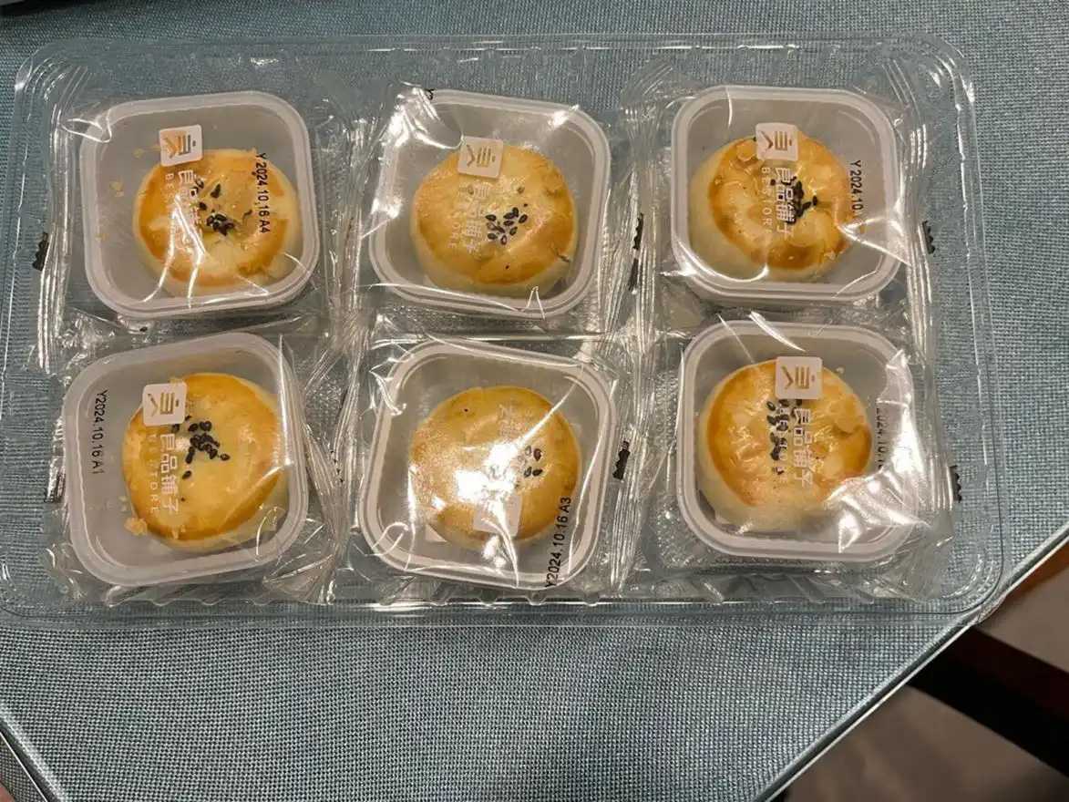 告別人工，擁抱高效：呂工機(jī)械自動(dòng)化解決方案，破解蛋黃酥、月餅量產(chǎn)難題